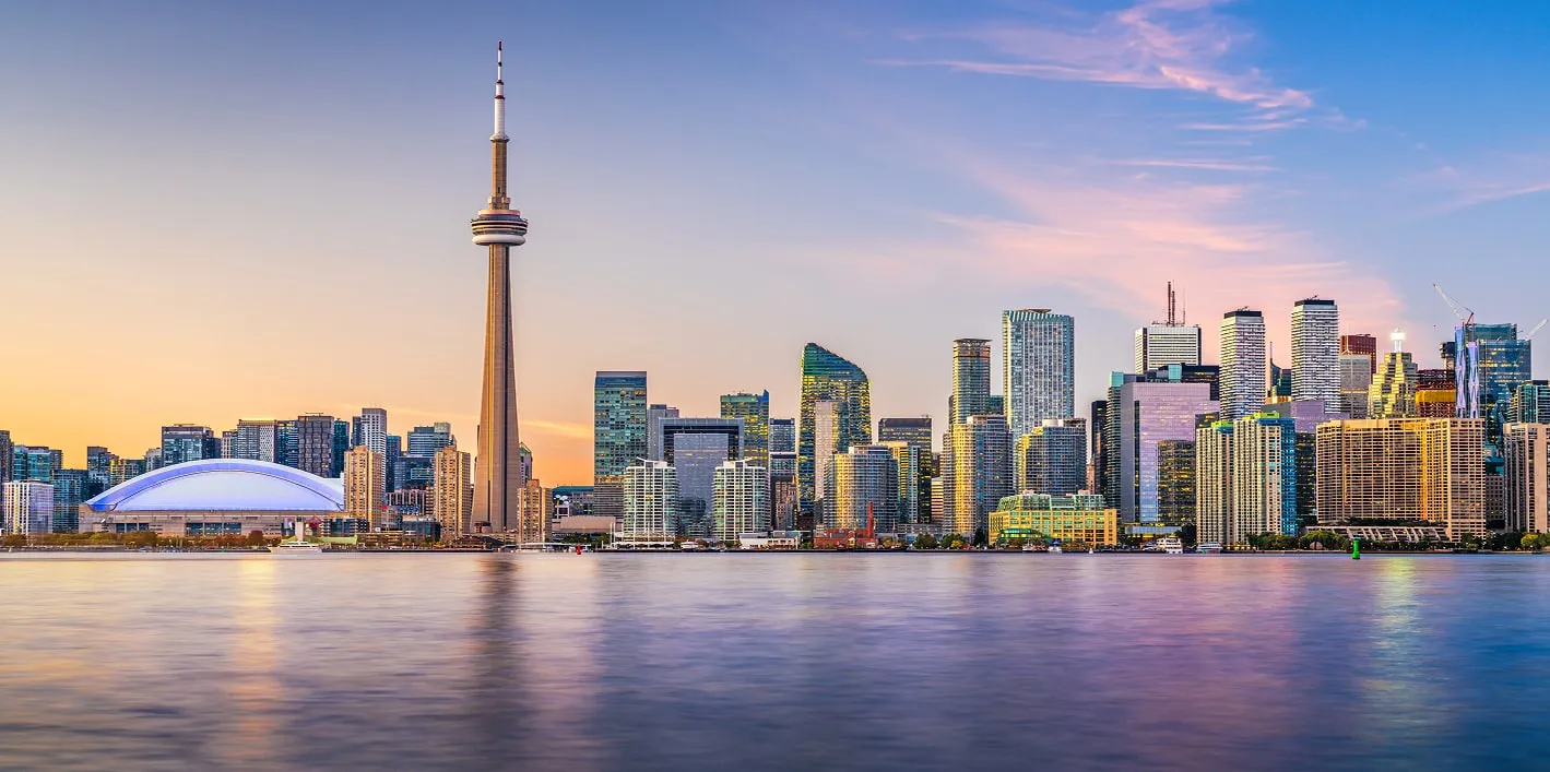 The Toronto skyline with the CN Tower